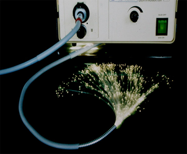 NASA uzay teknolojileri sayesinde, fiberoptiklerin gelişmesiyle endoskoplar inceldi ve esnek hale geldi.